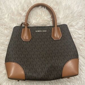 Micheal Kors 8.5in x 11in purse
